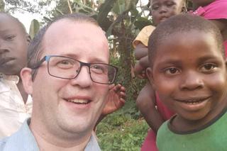 Jego parafianie to potomkowie kanibali. Ks. Marek Kapłon [GALERIA]