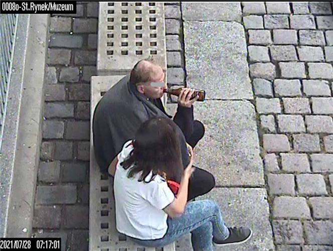 Poznaniacy lubią pić pod chmurką. Posypały się mandaty