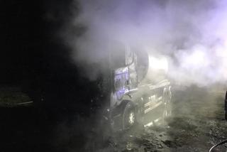 Pożar ciężarówki pod Bydgoszczą! Z pojazdu praktycznie nic nie zostało [ZDJĘCIA]