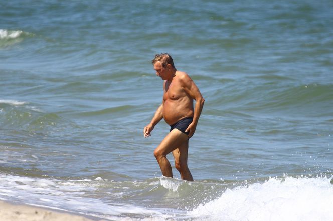 Jan Englert z żoną i ćorką w Juracie