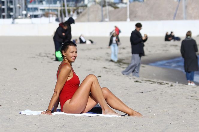 Anna Popek pracuje w zimnym morzu