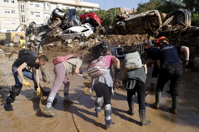 Powódź wyrwała dzieci z objęć ojca! Dramatyczne relacje z Hiszpanii