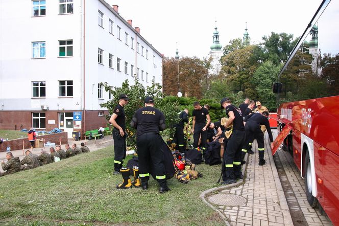 Dramat w szpitalach i przychodniach po powodzi. Zalane budynki, ewakuacja pacjentów. Raport Ministerstwa Zdrowia