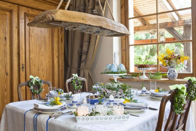 Stół wielkanocny w stylu tradycyjnym