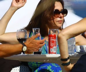 Renata Dancewicz kurzy na plaży