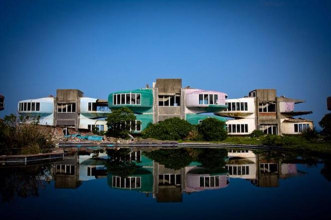 Sanzhi UFO Houses