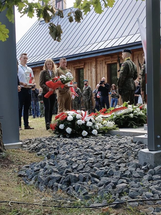 Młody żołnierz zginął na granicy z Białorusią. Odsłonili pomnik na jego cześć. „Niech będzie symbolem”