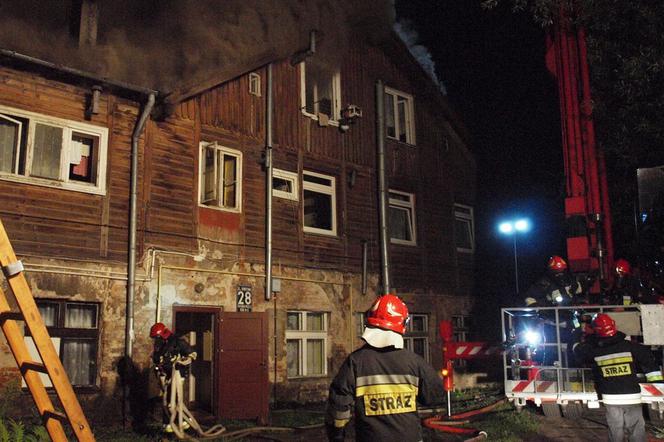 Pożar w Oliwie: Spłonęła kamienica, bo mieszkaniec... rozpalił grilla w domu?
