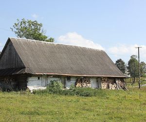 To słynna wieś w Małopolsce. Według legendy zbudowali ją kamieniarze