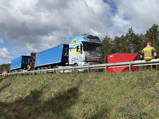 Śmiertelny wypadek na S8! Jedna osoba nie żyje po zderzeniu trzech 