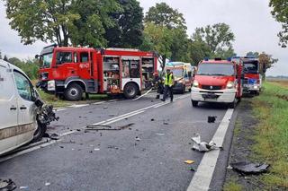 Koszmarny wypadek pod Lubinem. Jedna osoba nie żyje, dwie zostały ranne 