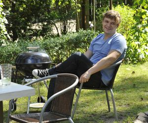 Gwiazdor Barw szczęścia zdjął spodnie w Pytaniu na śniadanie