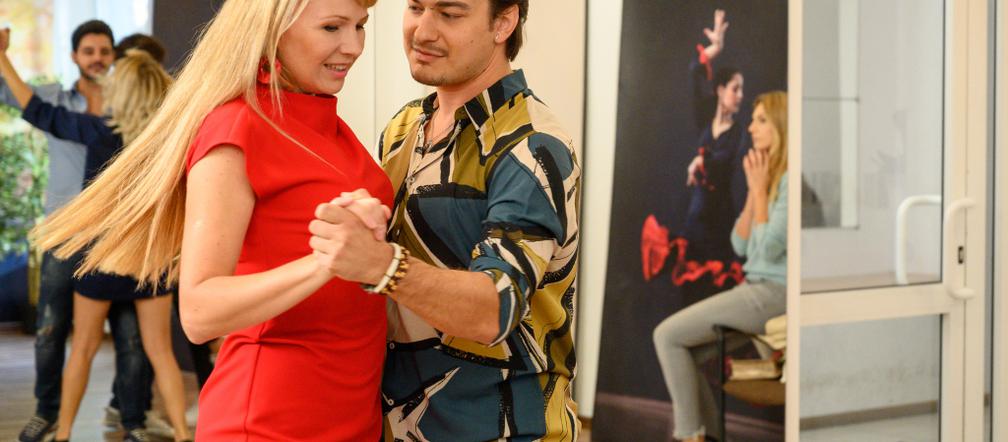 Na Wspólnej odc. 2990. Żaneta (Anna Guzik-Tylka), tancerz Pedro (Wojciech Michalak)