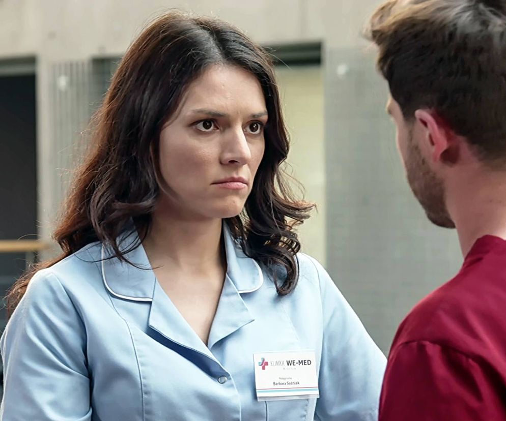 	Pierwsza miłość, odcinek 3640: Kacper (Damian Kulec), pielęgniarka Barbara (Anna Jarosik)