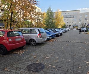 Przebite opony na osiedlu Krzyki-Partynice we Wrocławiu