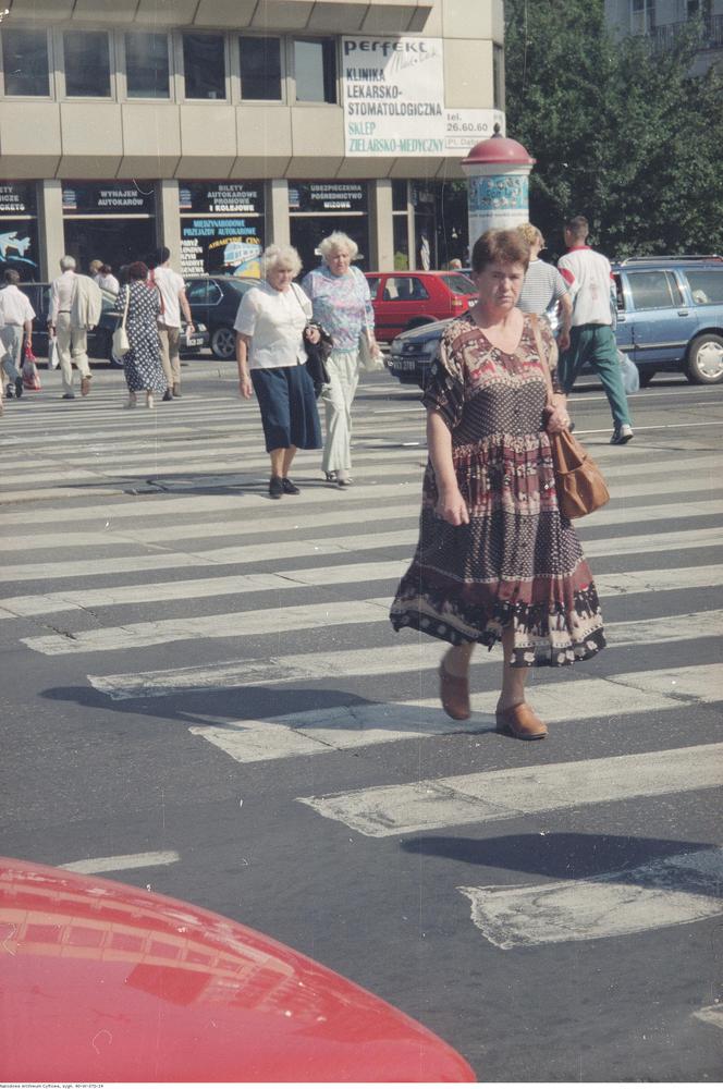 Warszawa z lat 90. Nie uwierzysz, że tak wyglądała stolica 25 lat temu	