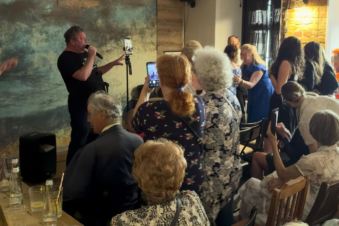 Poseł Michał Wójcik chce być nowym Elvisem Presleyem