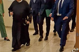 Piękne studentki o. Rydzyka przyćmiły byłego prezydenta Andrzeja Dudę