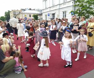 Siedlczanie mogli wsiąść w wehikuł czasu i zobaczyć ulicę Pułaskiego - Piękną sprzed stu lat