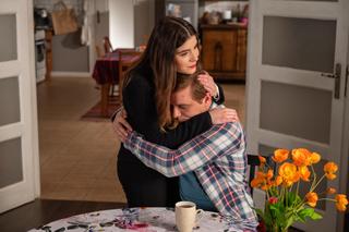 Barwy szczęścia odc. 2904. Agata (Natalia Zambrzycka), Hubert (Marek Molak)