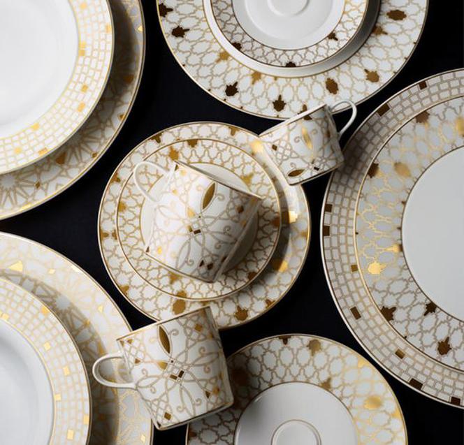 Porcelana Furstenberg. Nowoczesny fason Aureole w efektownej dekoracji Doree.