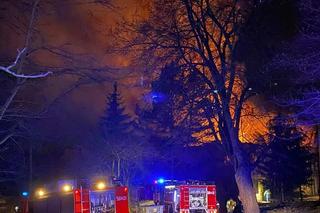 Groźny pożar nieopodal klasztoru w Lubiążu