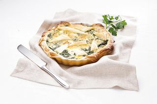 Quiche ze szpinakiem i fetą na cieście francuskim