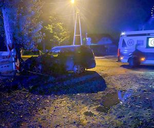 Tragiczny wypadek w Jedlinie. 35-letni kierowca nie żyje. Czarny weekend w Śląskiem