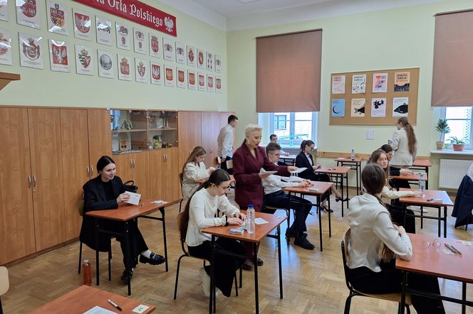 Matura z matematyki unieważniona? Zdjęcia arkusz znowu w sieci! 