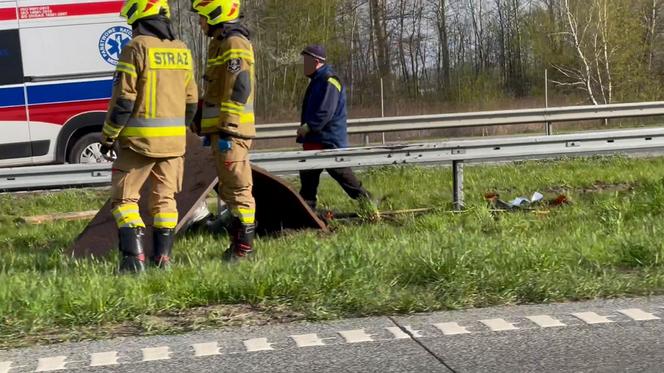 Tragiczny wypadek na A2 pod Otwockiem. Jedna osoba nie żyje, są ranni