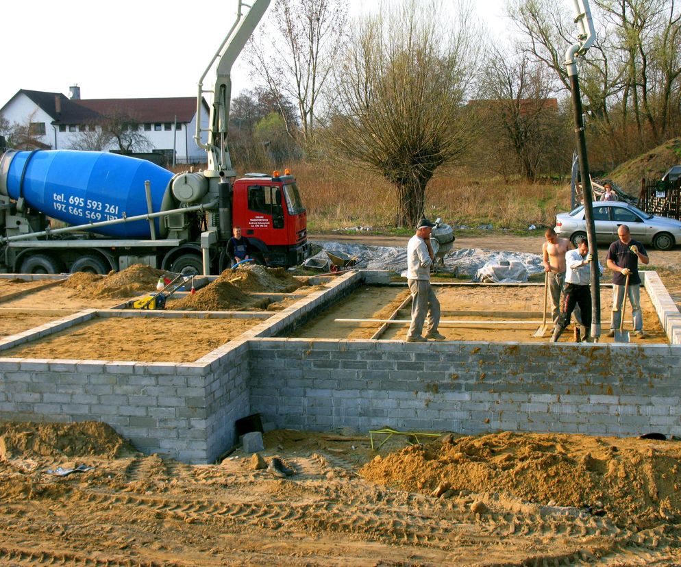 Zasypywanie fundamentów