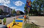 ​„Pocałuj i jedź”. Przy szkołach w Lesznie powstają specjalne strefy dla kierowców