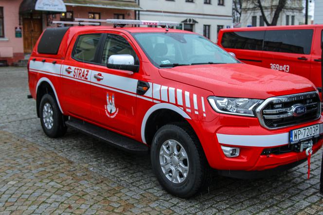 Dwa specjalistyczne pojazdy dla strażaków OSP w Płocku