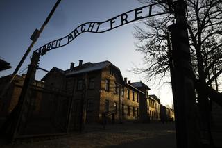 Obchody wyzwolenia Auschwitz-Birkenau. OBJAZDY, UTRUDNIENIA w Oświęcimiu