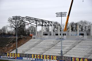 Pierwsze elementy dachu na stadionie w Szczecinie