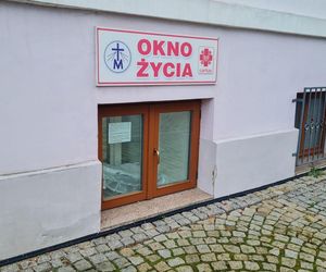 Noworodek w oknie życia na Śląsku. „Każde uratowane życie to cud”