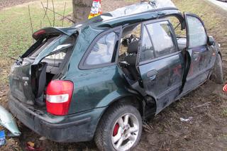 Tragedia w Bukowej w powiecie dębickim: Nie żyje kierowca mazdy