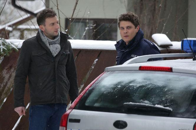 M jak miłość, odc. 1434. Bartek (Arkadiusz Smoleński), Janek (Tomas Kollarik)