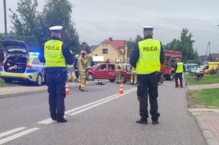 Czołowe zderzenie. Dzieci i dorośli w szpitalu
