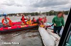 Dramat na jeziorze Sławskim: Gwałtowny wiatr przewrócił żaglówki z dziećmi!