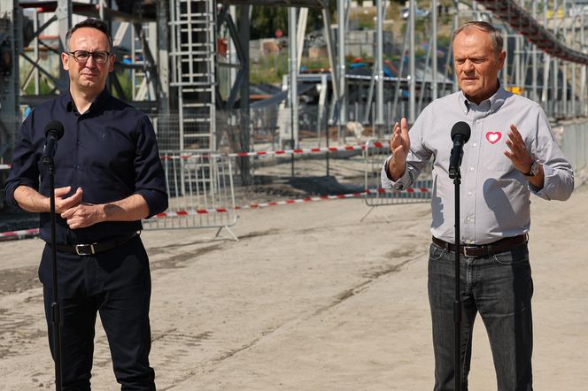 Donald Tusk w Męcinie. Premier odwiedził budowę największego tunelu kolejowego w Polsce