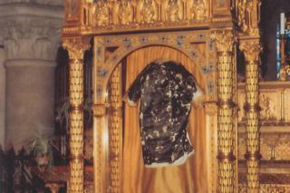 tunika Chrystysa w bazylice Argenteuil
