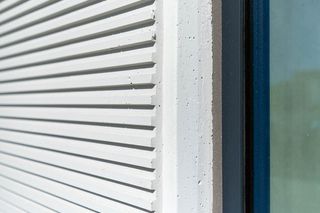 Detal prefabrykowanej elewacji biurowca Tertio  Ponte we Włocławku,  proj. PAS Projekt 