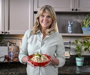 Ewa Wachowicz w kuchni