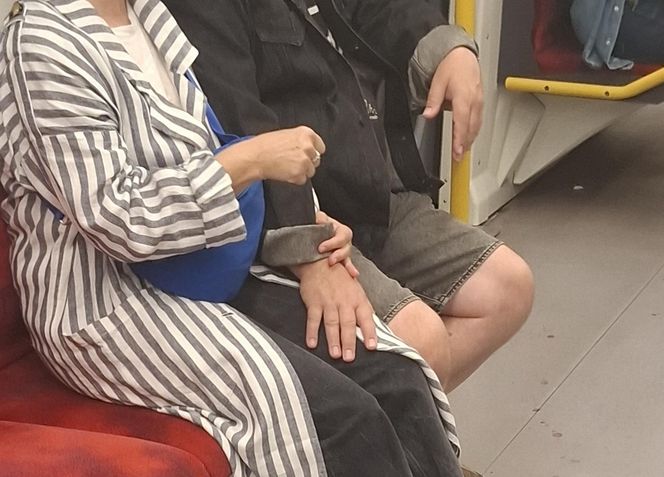 Gabriela Muskala Zbigniew Zamachowski jadą metrem