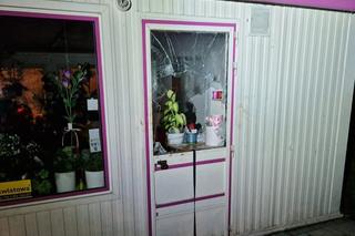 Włamał się po kwiaty dla żony. Teraz może jej długo nie zobaczyć