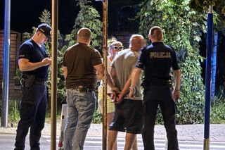 Krwawy atak. Mężczyzna zraniony ostrym narzędziem