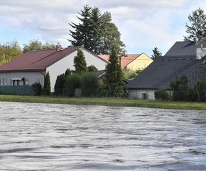 Ulewy uderzają w kolejne miejscowości. Lubrza i Chałupki zalane