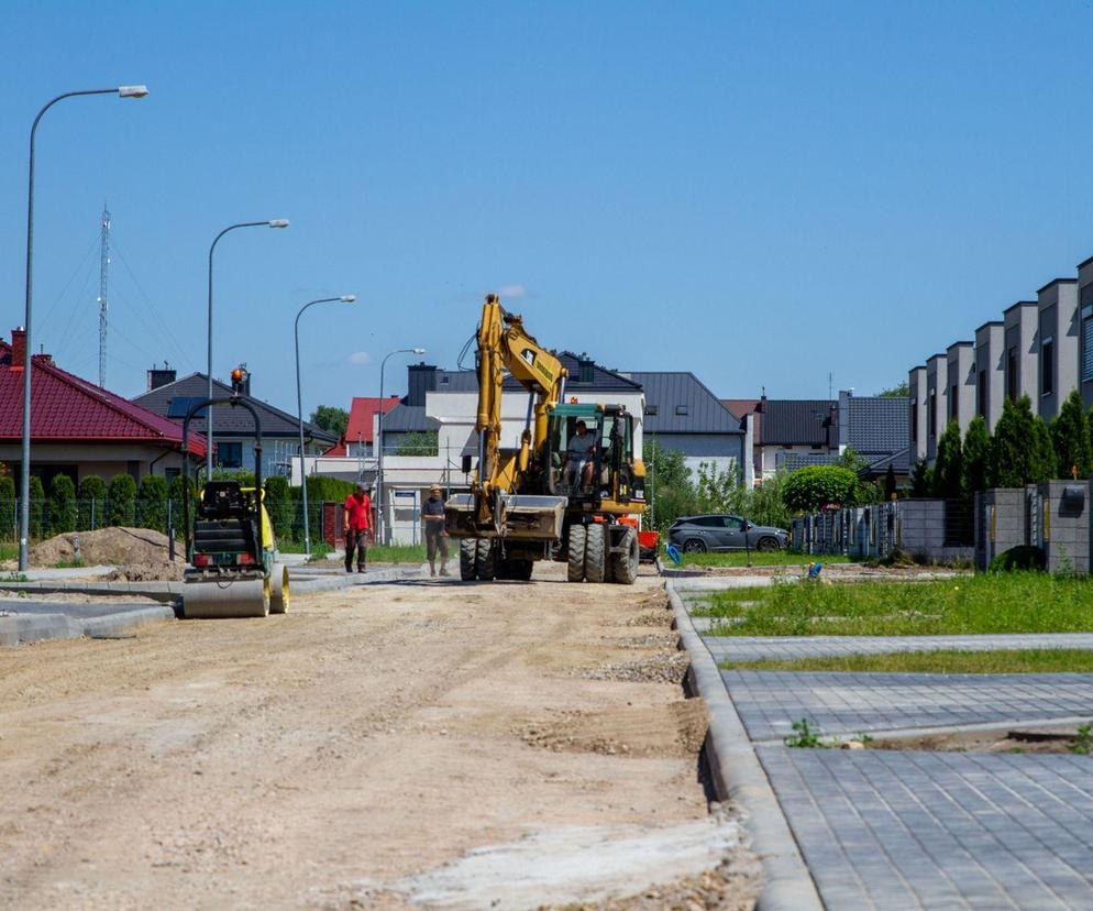 Utrudnienia spowodowane budową nawierzchni dwóch ulic w Łukowie potrwają kilka dni