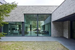 Horizontal House: dom z widokiem pod Łodzią